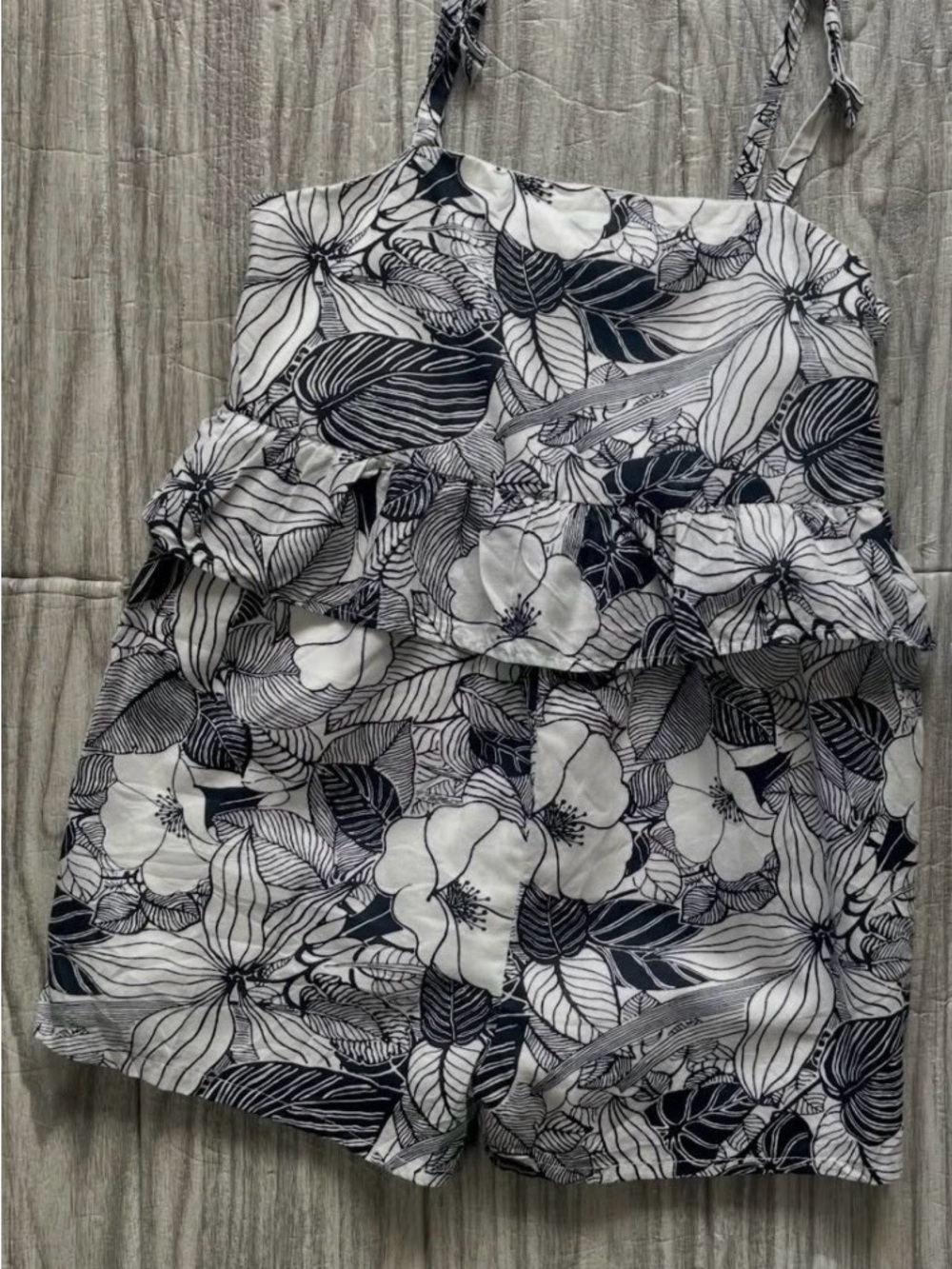 Janie and Jack Black & White Floral Ruffle Romper 2T